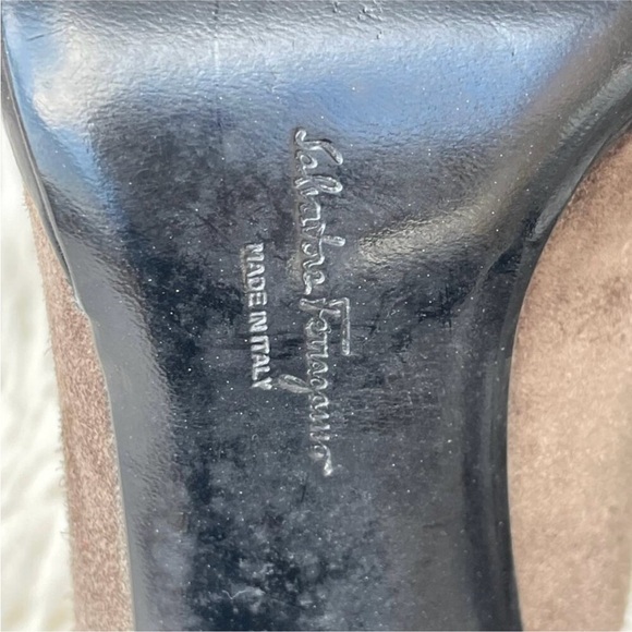 Salvatore Ferragamo Taupe/Black Suede & Embossed Leather Women's Pumps 6.5 - Picture 12 of 16